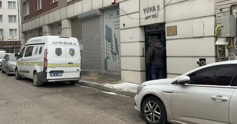 Balkondan düştüğü sanılmıştı: Eşini öldürüp intihara kalkışmış!