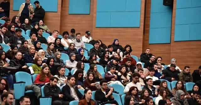 Üniversiteli gençlere IBAN Suiistimallerine karşı panel Siber ve Finansal Suçlar Kıskacında Gençlik paneli Balıkesir Haberleri