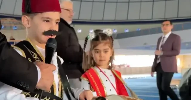 Erzincan da anaokulu öğrencileri için davul ve maniler eşliğinde sahur etkinliği düzenlendi VİDEO İZLE