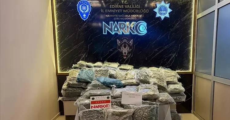 Sınır kapısında dev baskın: 1 milyar TL’lik uyuşturucu yakalandı