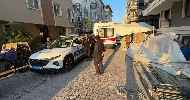 Avcılar’da pazarcılar arasında bıçaklı yol verme kavgası: 2 yaralı