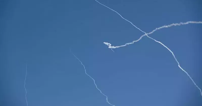 Suudi Arabistan: 3 seyir füzesi ve 3 İHA ya müdahale edildi