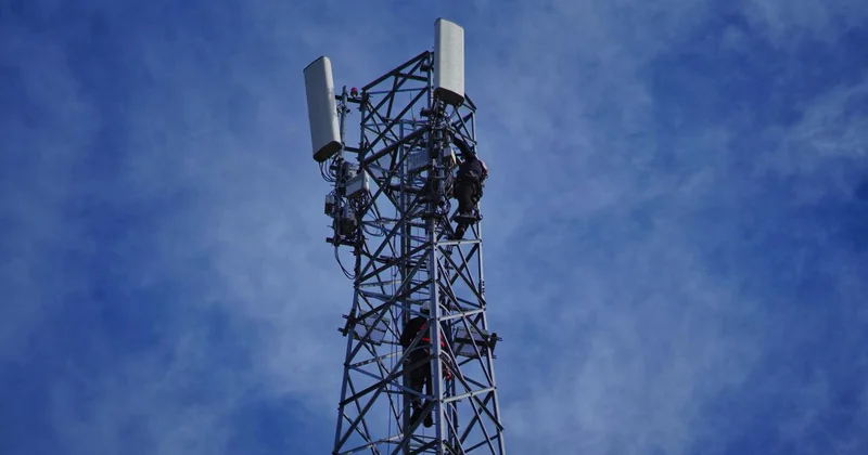 KDK devreye girdi, evin önündeki baz istasyonu kaldırıldı