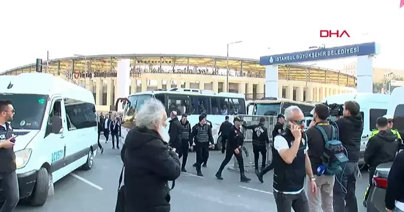 Beşiktaş taraftarı derbi için yola çıktı