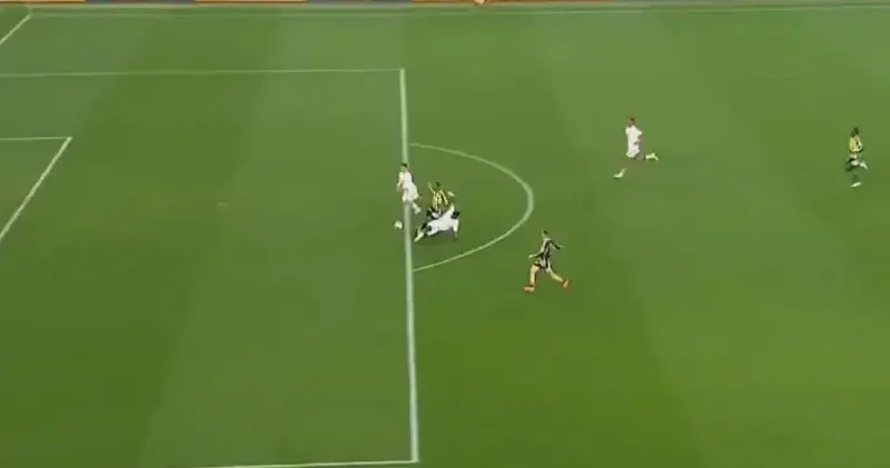 Fenerbahçe nin kazandığı penaltı doğru muydu? Eski hakemler değerlendirdi Futbol Haberleri