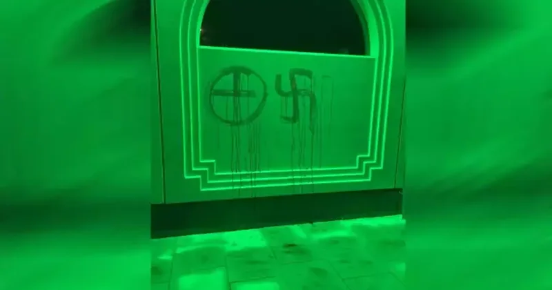 İsveç te Müslümanlara açık tehdit: Kanla gamalı haç çizen saldırgan yakalandı