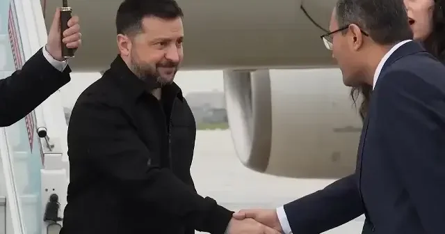 Ukrayna Devlet Başkanı Zelenski yi Bağcılar Kaymakamı karşıladı VİDEO İZLE