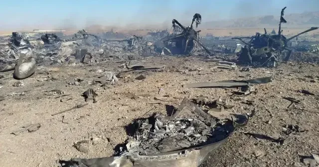 İran da ABD ordusuna ağır darbe: Düşen pilotu kurtarmaya giden 2 helikopter ve 1 nakliye uçağı küle döndü VİDEO İZLE