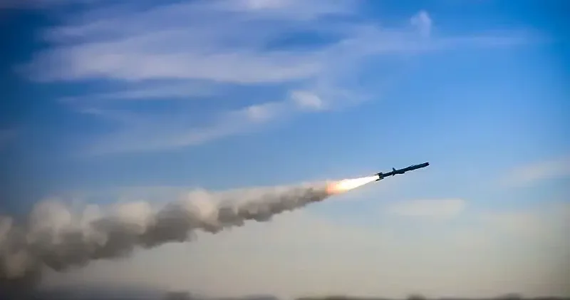 İran BAE de demirli İsrail gemisini vurdu Dünya Haberleri