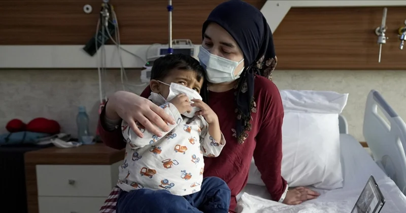 Fedakar anne karaciğeriyle bebeğini yeniden hayata bağladı Sağlık Haberleri