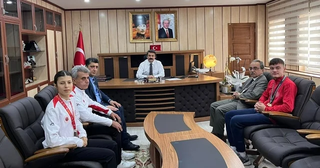 Besnili şampiyon sporculardan Kaymakam Aslan a ziyaret Adıyaman Haberleri