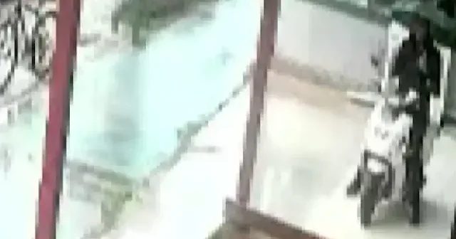 Hırsızın yükseltme operasyonu kamerada: Çaldığı bisikleti bırakıp motosikleti götürdü VİDEO İZLE