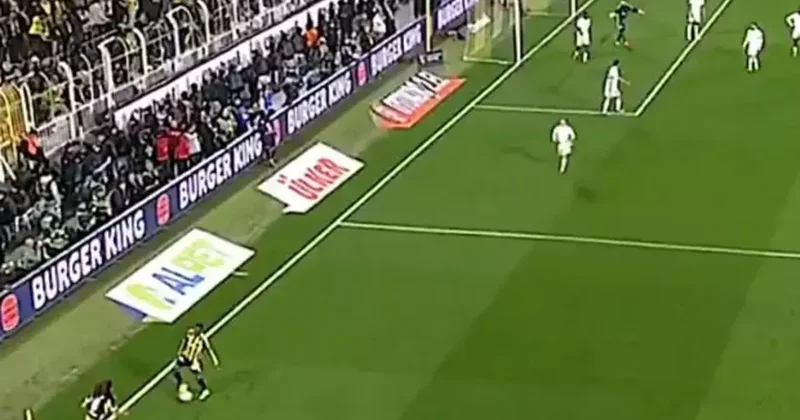 Derbide gol VAR dan döndü! Kornerden ofsayt...