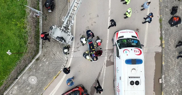 Dereye uçan kamyonetin sürücüsü yaralandı; kaza kamerada Kocaeli Haberleri