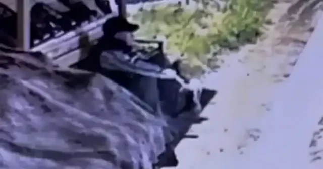 Hatay’da pes dedirten hırsızlık: Ayakkabısını çıkarıp yenisini giydi VİDEO İZLE