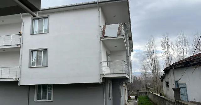 Kütahya da balkondan düşen Alzaymır hastası hayatını kaybetti Kütahya Haberleri