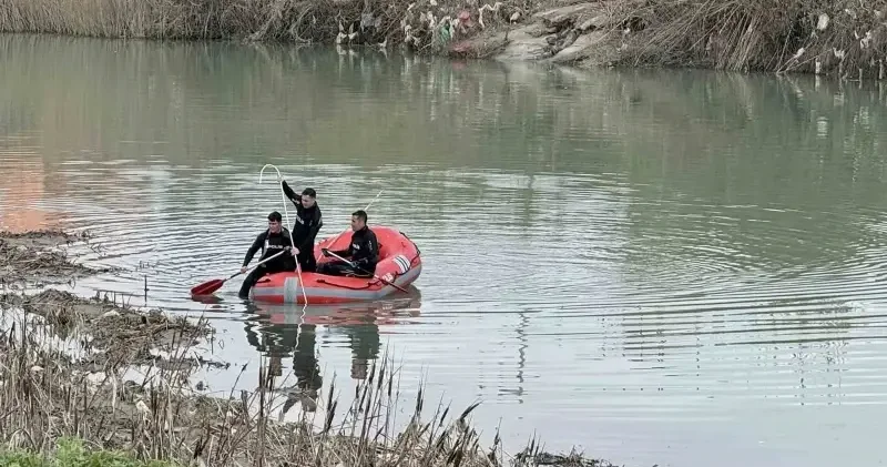 Tarsus’ta ırmakta kaybolan genç için seferber oldular: Vali Toros bölgede Mersin Haberleri