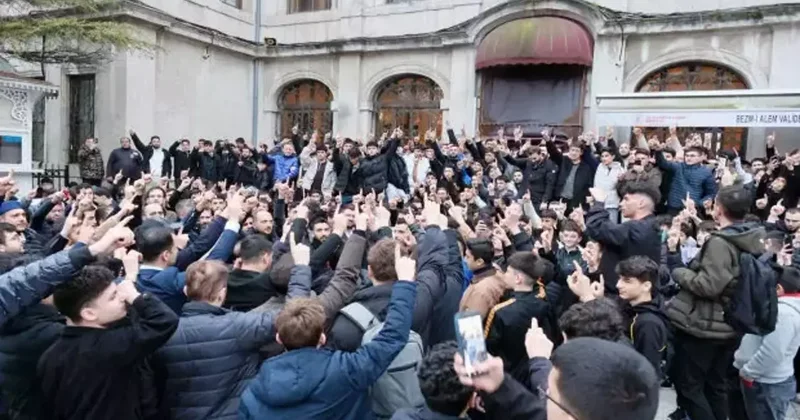 TÜGVA İstanbul’dan Seher Vakti Buluşması: 1453 Genç Dolmabahçe Camii’nde