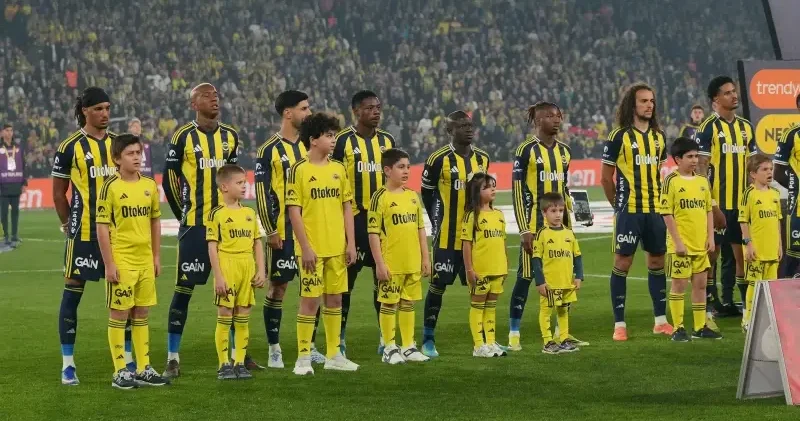 Derbide Fenerbahçeli taraftarları çıldırtan üçlü: 21. yüzyılın en büyük soygunu Futbol Haberleri