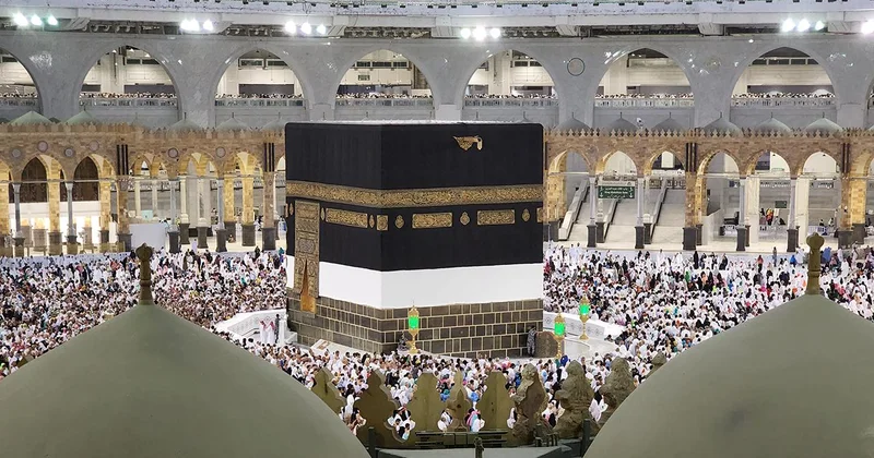 Kutsal yolculukta zor anlar: Tur şirketi battı, yüzlerce kişi mahsur kaldı