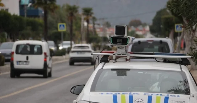 Düzce de hızlı sürücüler radara yakalandı Bin 485 sürücüye cezai işlem uygulandı Düzce Haberleri