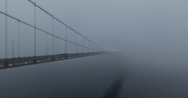 İstanbul Boğazı sisin içinde kayboldu!