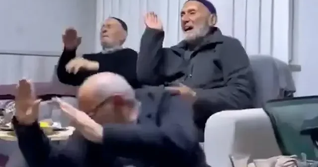 Trabzonsporlu dedelerin kaçan gole tepkisi VİDEO İZLE