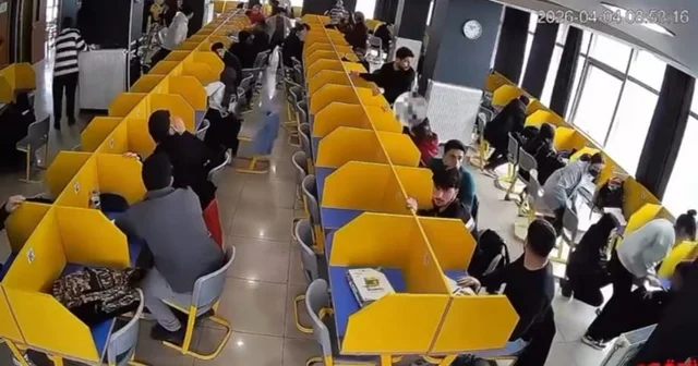 Van daki depremde, dershanede öğrencilerin yaşadığı panik kamerada Van Haberleri