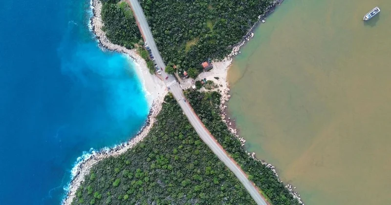 Kaş ta Denizin Rengi Değişti