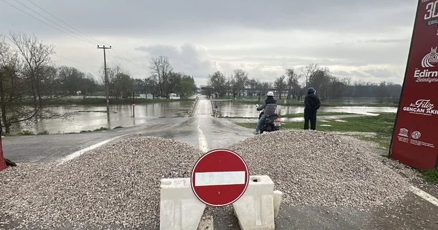 Edirne de su seviyesi yükselen Tunca ve Meriç te sarı alarm uyarısı devam ediyor Edirne Haberleri