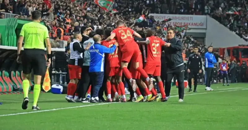 7 gollü çılgın maçta Amedspor farka koştu