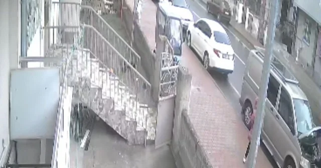 Otomobil park halindeki araca çarpıp takla attı: 2 yaralı Kayseri Haberleri