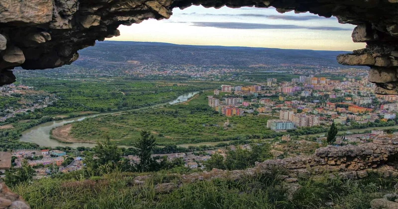 185 metre yüksekte! Evliya Çelebi nin anlata anlata bitiremediği kale ziyarete açılıyor