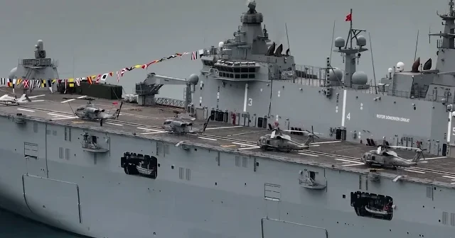 Savunma sanayiinin kalbi İstanbul da atıyor: TCG Anadolu ve denizaltı havadan görüntülendi VİDEO İZLE