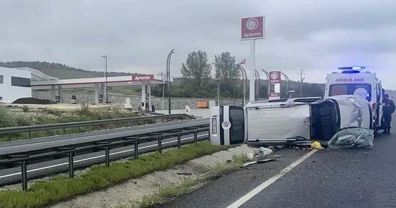 Eskişehir’de ıslak yolda kontrolden çıkan araç yan yattı: Yaralılar var Eskişehir Haberleri