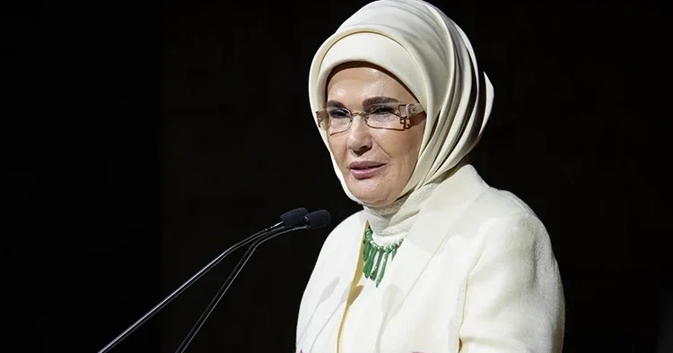 Emine Erdoğan dan Dünya Ebeler Günü paylaşımı