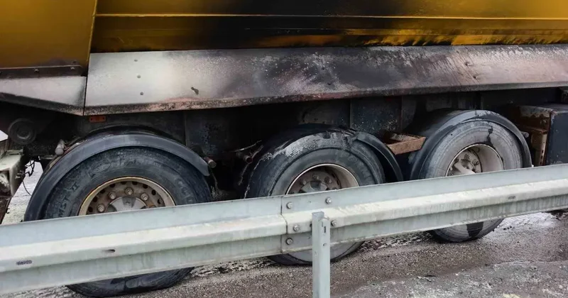 Kayseri’de tırın lastiklerinde çıkan yangın büyümeden söndürüldü