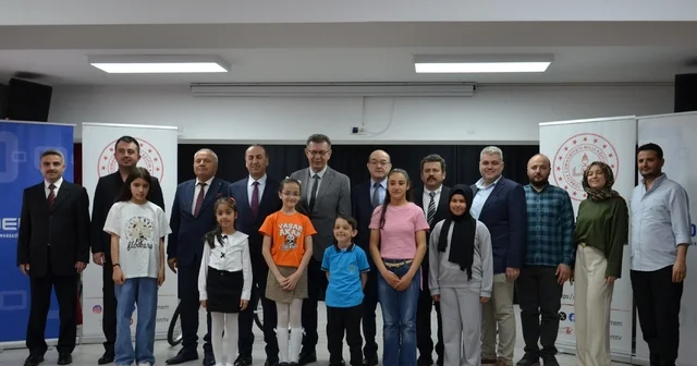 Çocukların enerji tasarrufu duyarlılığı kalem ve fırçalarla hayat buldu OEDAŞ ın geleneksel şiir ve resim yarışması Uşak ta yapıldı Eskişehir Haberleri