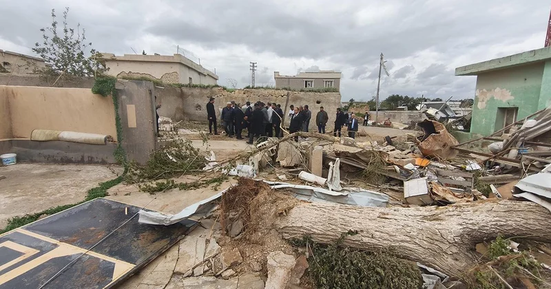 Gaziantep te fırtına ve sağanak enerji hatlarını vurdu