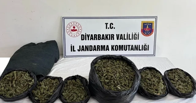 Diyarbakır da 20 kilo uyuşturucu ele geçirildi Diyarbakır Haberleri