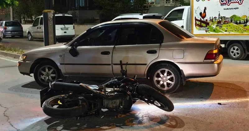 Keşan’da otomobil ile çarpışan motosiklette 2 kişi yaralandı