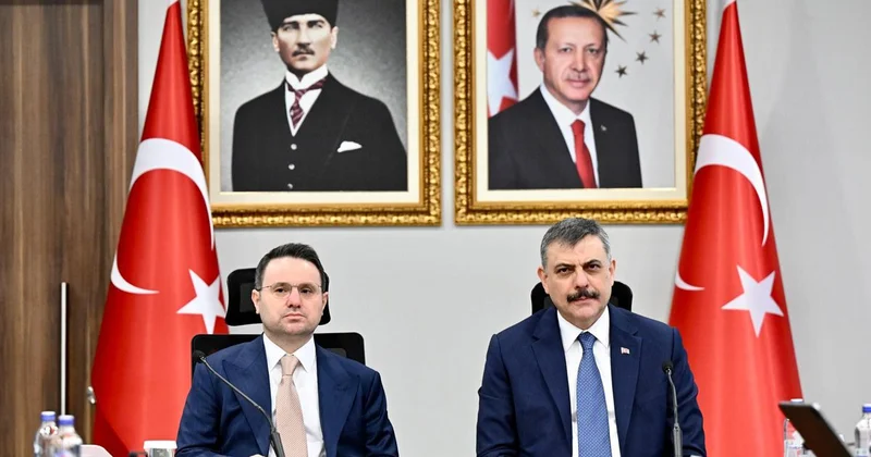 Bakan Gürlek ve Bakan Çiftçi Dolandırıcılıkla Mücadele Merkezi projesini görüştü