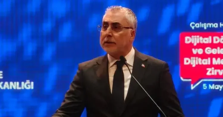Bakan Işıkhan rakamları açıkladı: 2 buçuk yılda 8.5 milyon vatandaş yükledi, 250 milyon arama yapıldı