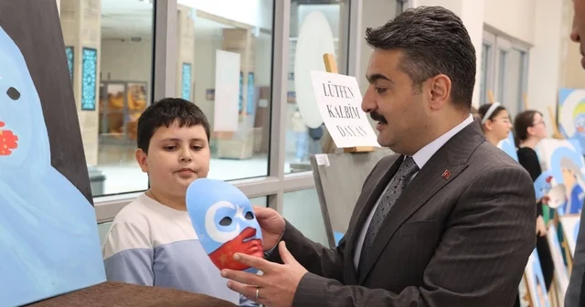 Sivas ta Doğu Türkistan ı Hatırla resim sergisi açıldı Sivas Yavuz Selim Ortaokulu öğrenci ve öğretmenleri tarafından Doğu Türkistan ı Hatırla isimli resim sergisi açıldı Sivas Haberleri