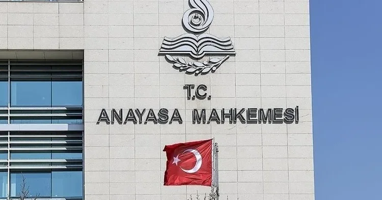 AYM’den iki karar: Yönetmelikle sınava iptal
