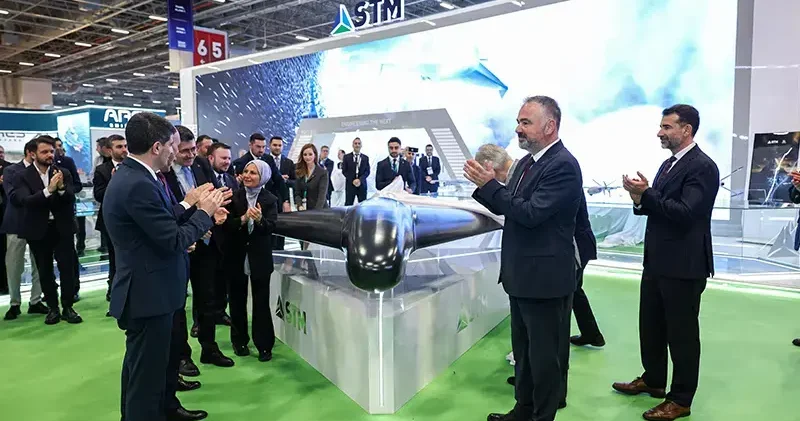 STM, uzun menzilli kamikaze İHA ‘KUZGUN’u tanıttı