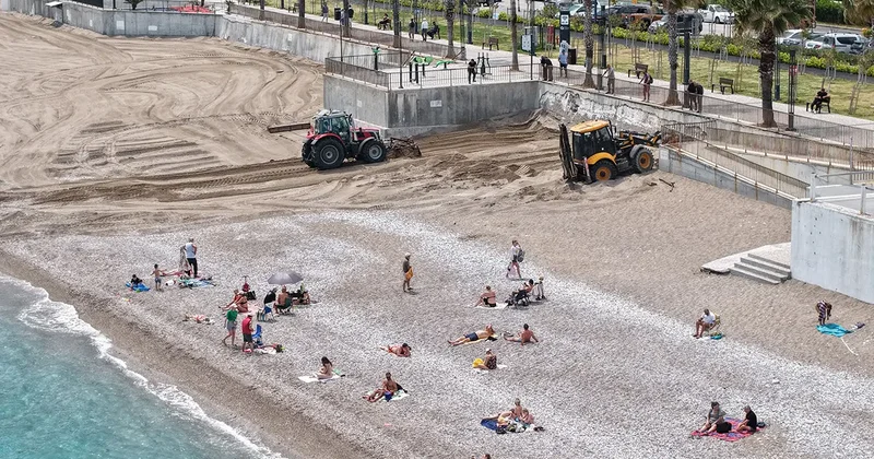 Antalya’daki dünyaca ünlü sahile iş makineleri girdi: Tepki topladı