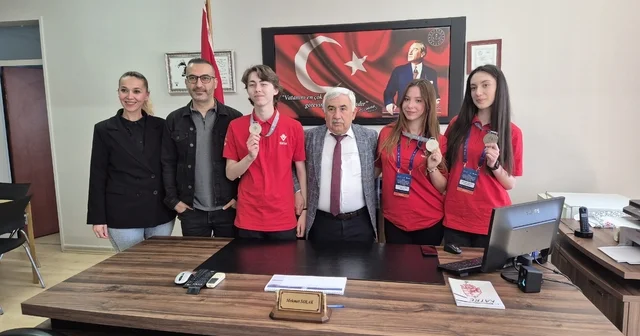 Tekirdağlı öğrencilerden büyük başarı: Türkiye ikincisi oldular Tekirdağ Haberleri