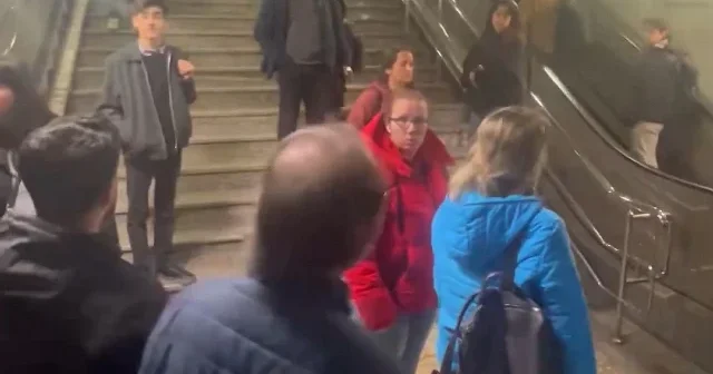 Ankara’da metro arızası: İstasyonlar doldu taştı vatandaşlar isyan etti VİDEO İZLE
