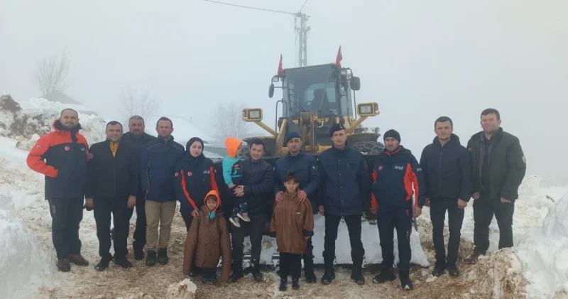Düzce de yaylada mahsur kalan 7 kişilik aile ekipler tarafından kurtarıldı Gündem Haberleri